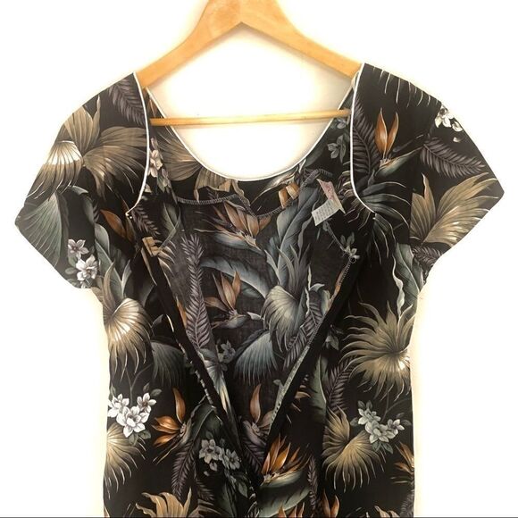 HAWAIIANā
VINTAGEāCOTTONĀ MIDIā
DRESS - Picture 4 of 8